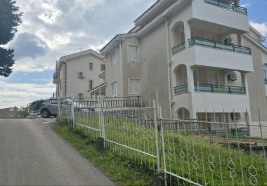 Petrovacta büyük teraslı Petrovacta rüya gibi 54 m2 daire