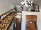 Tivat merkezde denize 200 m Tivatta yeni modern 49 m2 dubleks