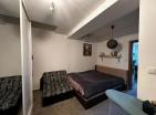 Budvada yatırım ve konut için ideal, rahat mobilyalı 46 m2 daire