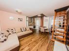 Merkeze yakın teraslı barda şık 50 m2 dubleks daire