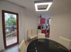 Geniş balkonlu Barda muhteşem deniz manzaralı 180 m2 ev