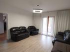 Geniş balkonlu Barda muhteşem deniz manzaralı 180 m2 ev