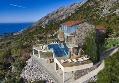 Petrovacta havuzlu ve 6 daireli muhteşem deniz manzaralı otel