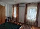 Danilovgradda doğal manzaralı asırlık tarihi taş 90 m2 ev