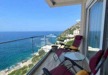 2 Yatak odalı, muhteşem manzaralı ve havuzlu yeni lüks 86 m2 deniz kenarı daire