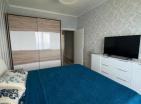2 Yatak odalı, muhteşem manzaralı ve havuzlu yeni lüks 86 m2 deniz kenarı daire