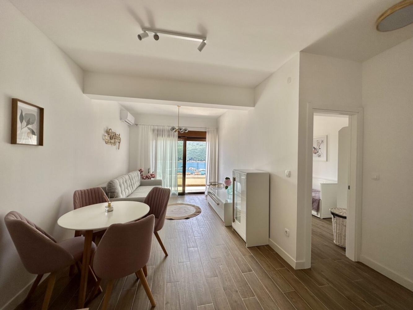 Đenovićide panoramik deniz manzaralı lüks Deniz Manzaralı 50 m2 daire