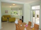 Sahile sadece 50m mesafede Utjehada denize sıfır 3 katlı 213 m2 satılık villa