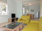 Sahile sadece 50m mesafede Utjehada denize sıfır 3 katlı 213 m2 satılık villa
