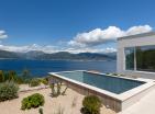 Krašići, Tivatta panoramik deniz manzaralı ve havuzlu yeni lüks villa