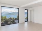 Krašići, Tivatta panoramik deniz manzaralı ve havuzlu yeni lüks villa
