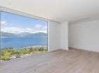 Krašići, Tivatta panoramik deniz manzaralı ve havuzlu yeni lüks villa