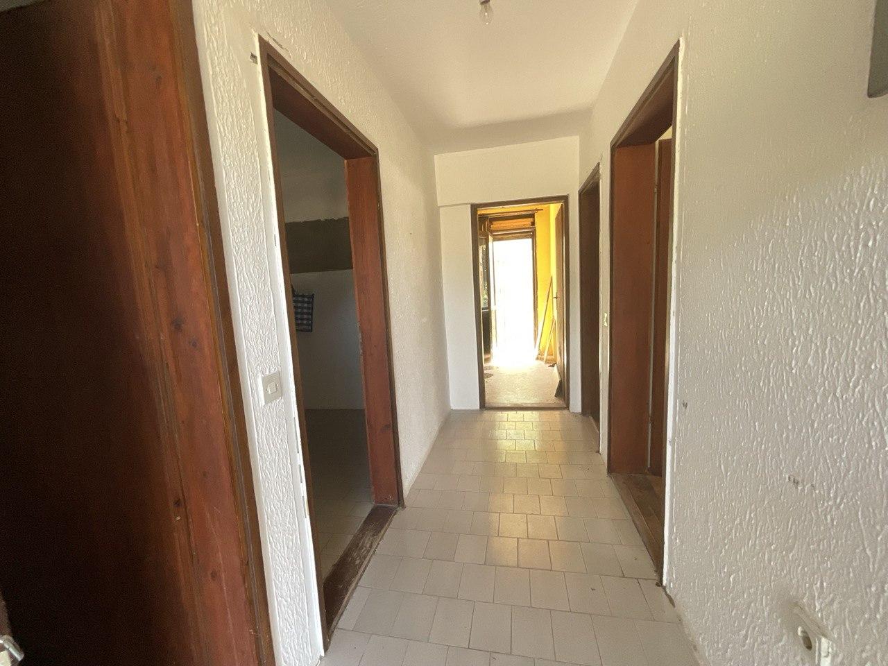 Sutomoreda satılık uygun fiyatlı iki katlı 130 m2 ev