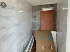 Dobra Vodada deniz manzaralı ve otoparklı modern deniz kenarı 65 m2 daire