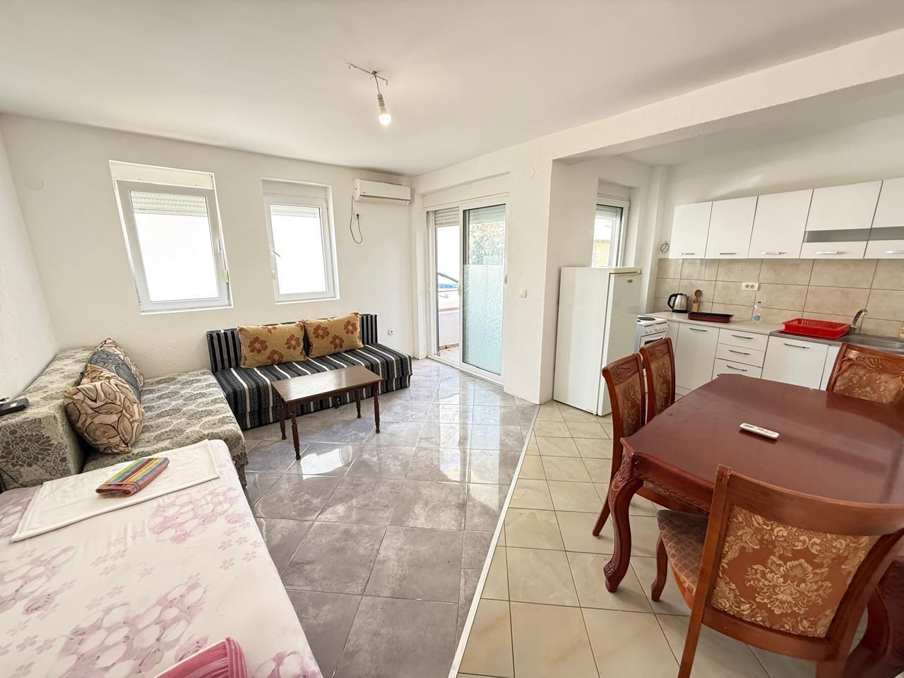 Plaja sadece 10 dakika mesafede uygun fiyatlı yasal olarak temiz 67 m2 daire