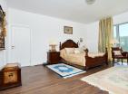 Karadağın Kumbor kentinde panoramik deniz manzaralı lüks modern villa