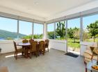 Karadağın Kumbor kentinde panoramik deniz manzaralı lüks modern villa