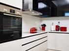 Karadağın Kumbor kentinde panoramik deniz manzaralı lüks modern villa