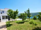 Karadağın Kumbor kentinde panoramik deniz manzaralı lüks modern villa