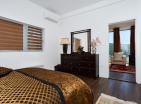 Karadağın Kumbor kentinde panoramik deniz manzaralı lüks modern villa