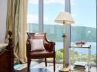 Karadağın Kumbor kentinde panoramik deniz manzaralı lüks modern villa
