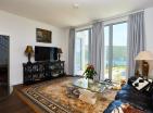 Karadağın Kumbor kentinde panoramik deniz manzaralı lüks modern villa