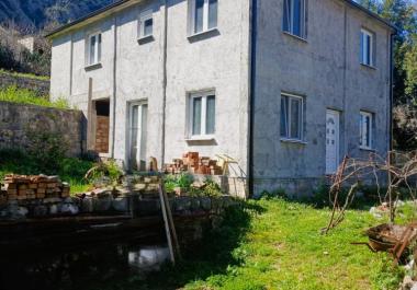 Karadağ, Kotorda bir apartman kompleksi inşa etmek için 1107 m2 arsa yatırımı