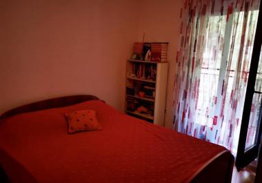 Plaj Budva 5 dakika içinde panoramik manzaralı tek yatak odalı daire