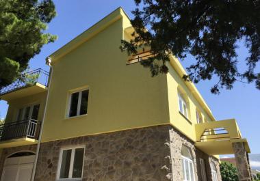 Šušanj yeni kara ve deniz manzaralı büyük Arsa ile otel ev