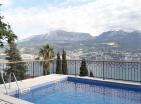 Havuz ve Zhvinje muhteşem panoramik manzaralı muhteşem Villa 300 m2