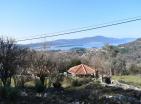 Satılık 4500м2 Kavach içinde Tivat Körfezin muhteşem manzaralı bir arsa