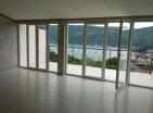 Herceg Novide deniz manzaralı büyük güneşli daire 133 m2